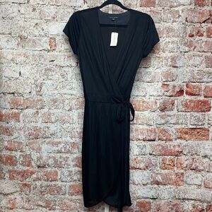 NWT Banana Republic Womenʻs Black Wrap Front Knee Length  Dress Medium